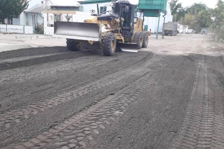 В Кілії підприємства за власний кошт ремонтують навантажену рухом частину дороги